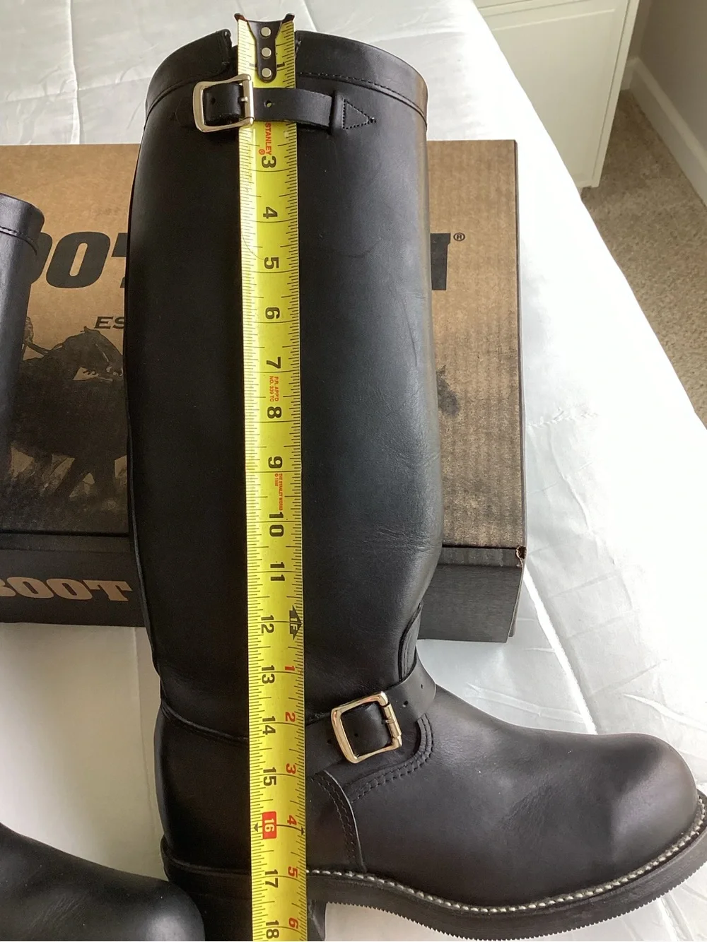 Men’s 9.5EE Chippewa Model #27909 Black Leather 17” Tall Motorcycle Boots